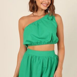 Petal & Pup Green One-Shoulder Crop Top